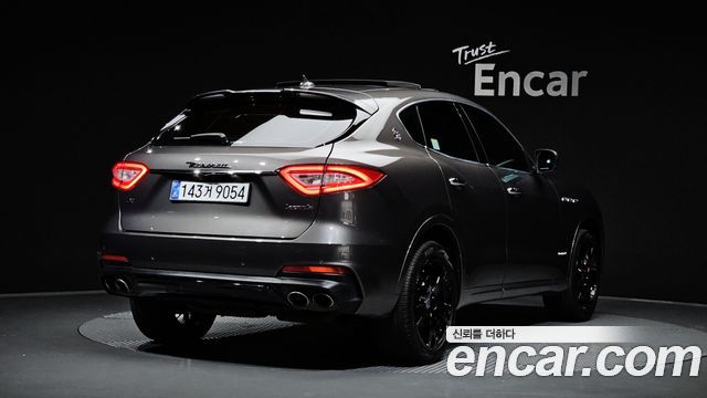 Maserati Levante 3.0 Diesel AWD GranSport 2019 — фото 2