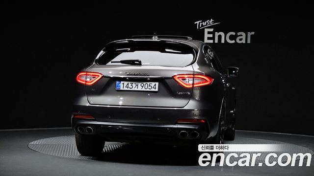 Maserati Levante 3.0 Diesel AWD GranSport 2019 — фото 4