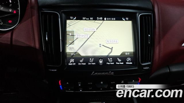 Maserati Levante 3.0 Diesel AWD GranSport 2019 — фото 16