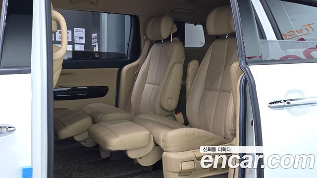 Kia Carnival 7-Seater Limousine President 2019 — фото 11