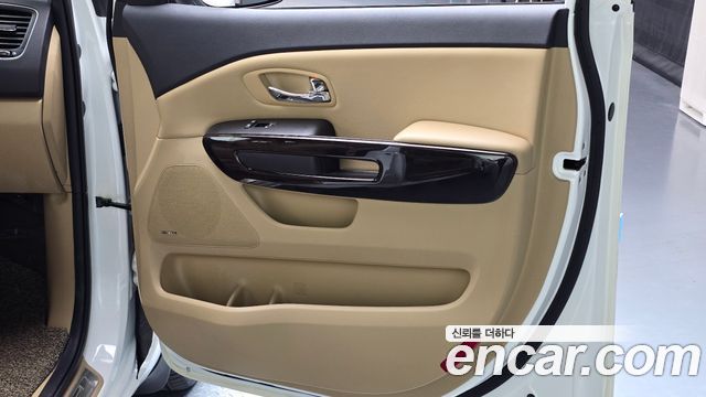 Kia Carnival 7-Seater Limousine President 2019 — фото 25