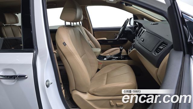 Kia Carnival 7-Seater Limousine President 2019 — фото 26