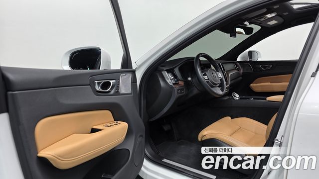 Volvo XC60 (II) B5 Inscription 2021 — фото 10