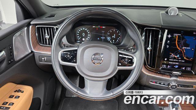 Volvo XC60 (II) B5 Inscription 2021 — фото 13