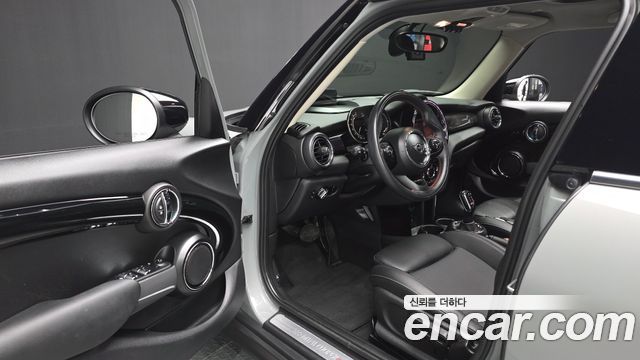 MINI Cooper S 5Door HIGH 3rd 2021 — фото 10