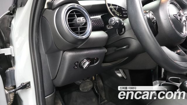 MINI Cooper S 5Door HIGH 3rd 2021 — фото 13