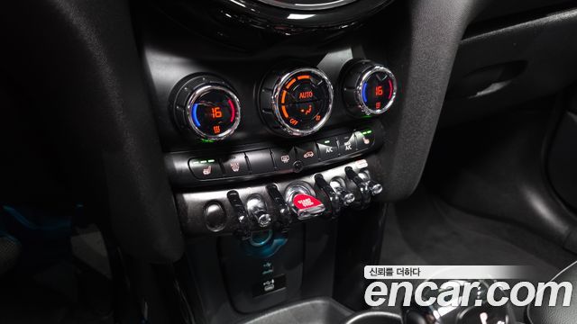 MINI Cooper S 5Door HIGH 3rd 2021 — фото 17