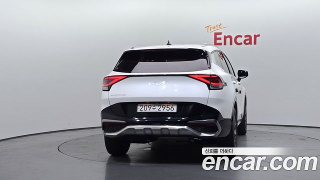 Kia Sportage (V) Diesel 2.0 2WD Nobleless 2022 — фото 4