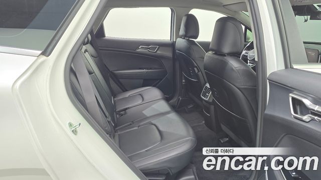 Kia Sportage (V) Diesel 2.0 2WD Nobleless 2022 — фото 18