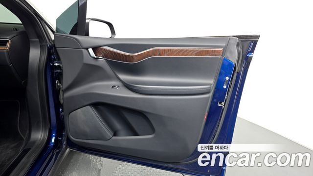 Tesla Model X Long Range 2020 — фото 24