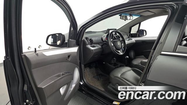 Chevrolet Spark LPG LT Standard 2014 — фото 10