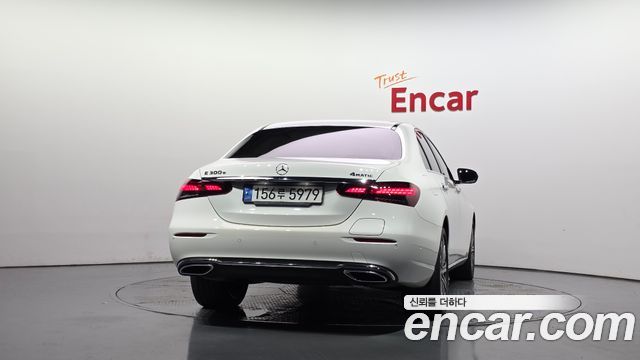 Mercedes-Benz E-Class (W213) E300e 4MATIC Exclusive 2023 — фото 4