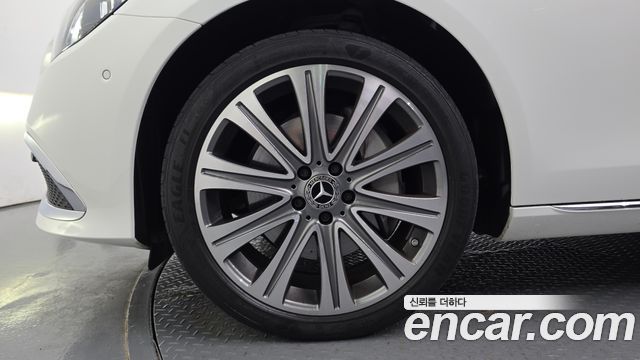 Mercedes-Benz E-Class (W213) E300e 4MATIC Exclusive 2023 — фото 5