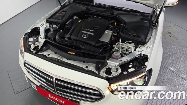 Mercedes-Benz E-Class (W213) E300e 4MATIC Exclusive 2023 — фото 6