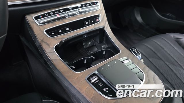Mercedes-Benz E-Class (W213) E300e 4MATIC Exclusive 2023 — фото 9