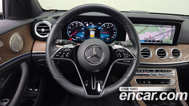 Mercedes-Benz E-Class (W213) E300e 4MATIC Exclusive 2023 — фото 14