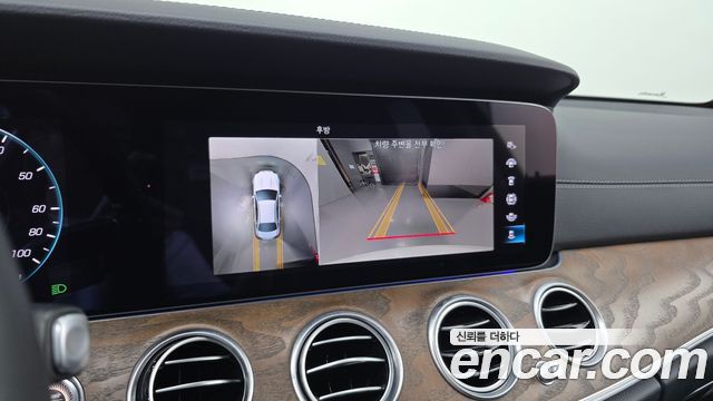 Mercedes-Benz E-Class (W213) E300e 4MATIC Exclusive 2023 — фото 15