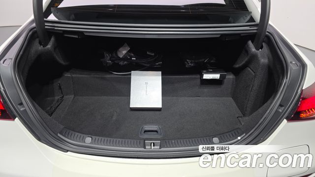 Mercedes-Benz E-Class (W213) E300e 4MATIC Exclusive 2023 — фото 17