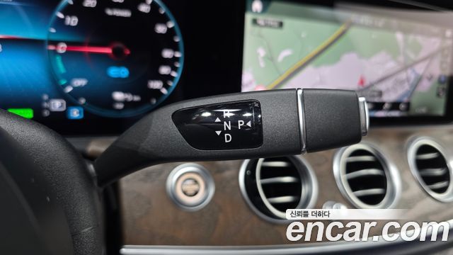 Mercedes-Benz E-Class (W213) E300e 4MATIC Exclusive 2023 — фото 19