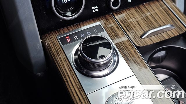 Land Rover Range Rover (IV) 4.4 SDV8 Vogue SE DIESEL 2019 — фото 9