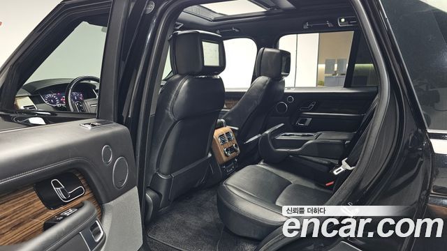 Land Rover Range Rover (IV) 4.4 SDV8 Vogue SE DIESEL 2019 — фото 11