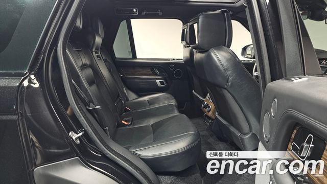 Land Rover Range Rover (IV) 4.4 SDV8 Vogue SE DIESEL 2019 — фото 12