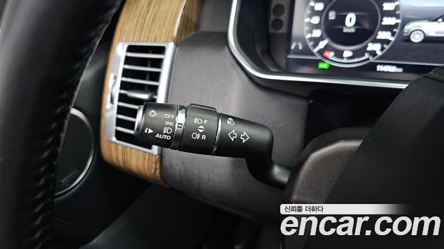 Land Rover Range Rover (IV) 4.4 SDV8 Vogue SE DIESEL 2019 — фото 15
