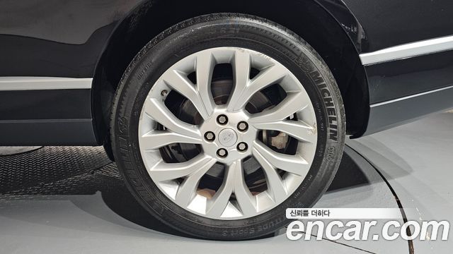Land Rover Range Rover (IV) 4.4 SDV8 Vogue SE DIESEL 2019 — фото 21