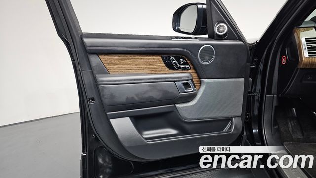 Land Rover Range Rover (IV) 4.4 SDV8 Vogue SE DIESEL 2019 — фото 24