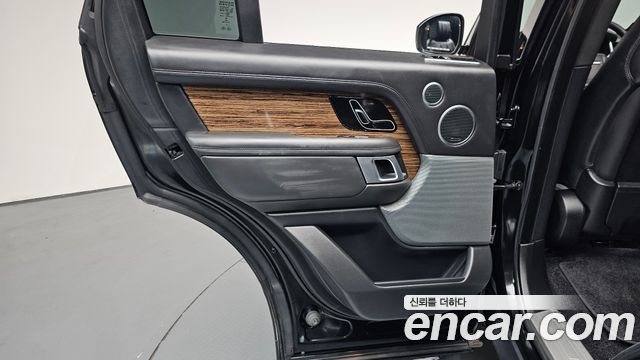 Land Rover Range Rover (IV) 4.4 SDV8 Vogue SE DIESEL 2019 — фото 25