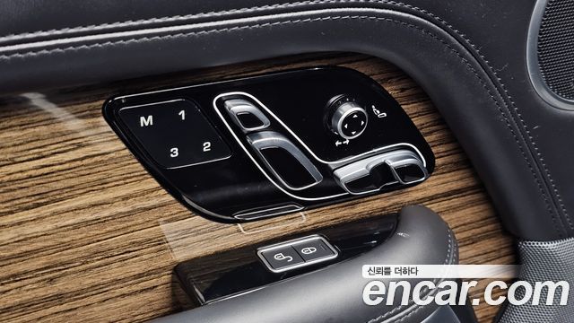 Land Rover Range Rover (IV) 4.4 SDV8 Vogue SE DIESEL 2019 — фото 33