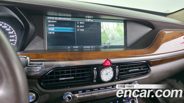 Genesis EQ900 5.0 GDI AWD Limousine Prestige 2016 — фото 15