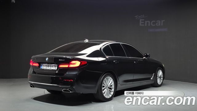 BMW 5 Series (G30) 520i Luxury 2022 — фото 2