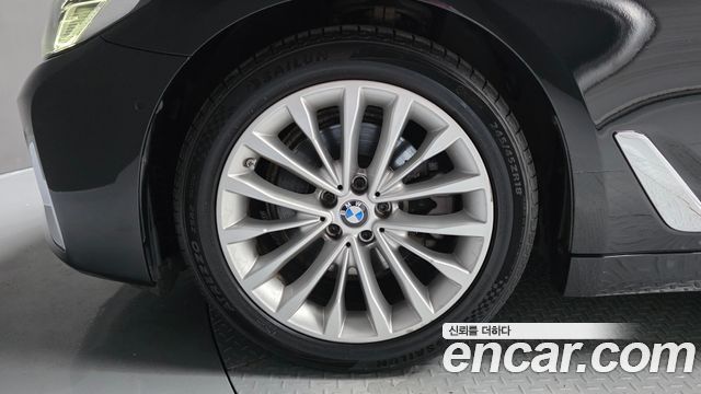 BMW 5 Series (G30) 520i Luxury 2022 — фото 5