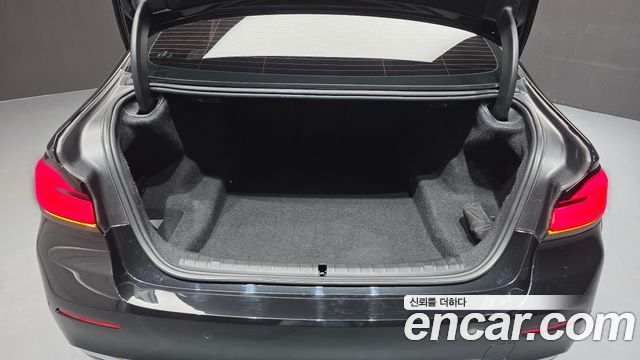 BMW 5 Series (G30) 520i Luxury 2022 — фото 17