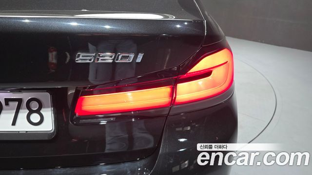 BMW 5 Series (G30) 520i Luxury 2022 — фото 23