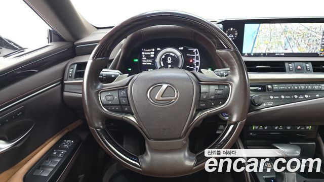 Lexus ES300h (VII) Luxury 2019 — фото 13