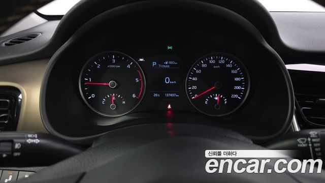 Kia Stonic Diesel 1.6 Prestige 2019 — фото 8