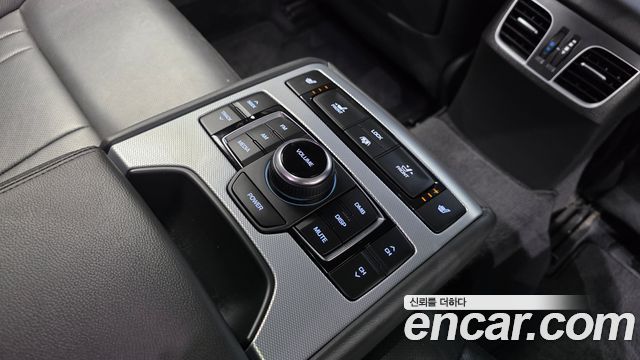 Genesis G80 3.3 GDI AWD Premium Luxury 2017 — фото 18