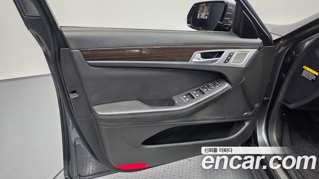 Genesis G80 3.3 GDI AWD Premium Luxury 2017 — фото 24