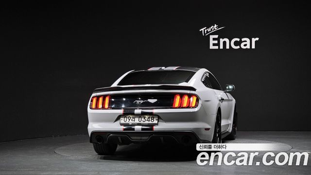 Ford Mustang Coupe 2017 — фото 4