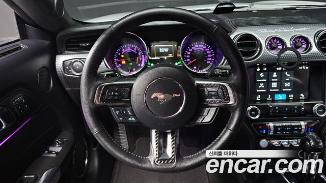 Ford Mustang Coupe 2017 — фото 12