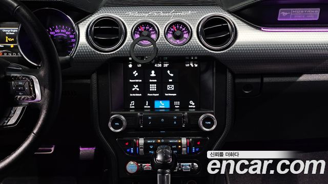 Ford Mustang Coupe 2017 — фото 14