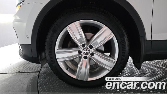 Volkswagen Tiguan (II) 2.0 TDI 4Motion Prestige 2020 — фото 5