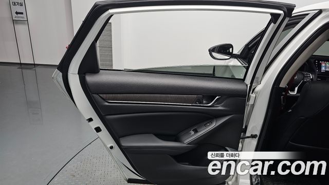 Honda Accord (X) 2.0 Turbo Sport 2018 — фото 25
