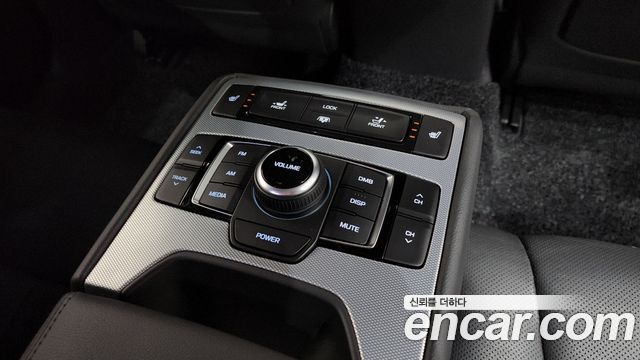 Genesis G80 3.8 GDI AWD Prestige 2018 — фото 31