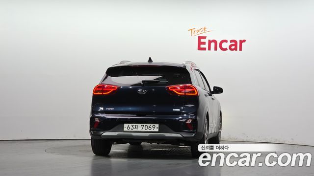 Kia Niro 1.6 HEV Noblesse Special 2020 — фото 4