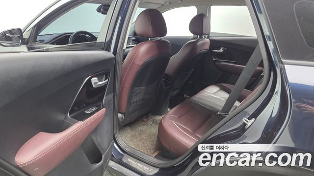 Kia Niro 1.6 HEV Noblesse Special 2020 — фото 12