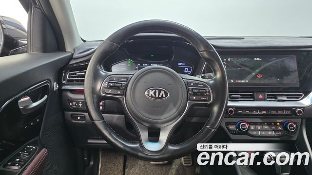 Kia Niro 1.6 HEV Noblesse Special 2020 — фото 14