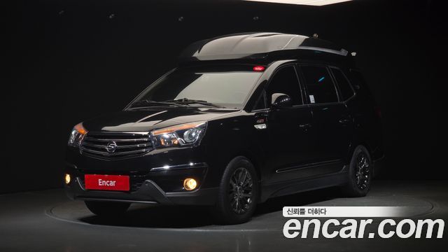 KG Mobility (SsangYong) Korando Turismo 4WD Chateau 11-seater 2014 — фото 1